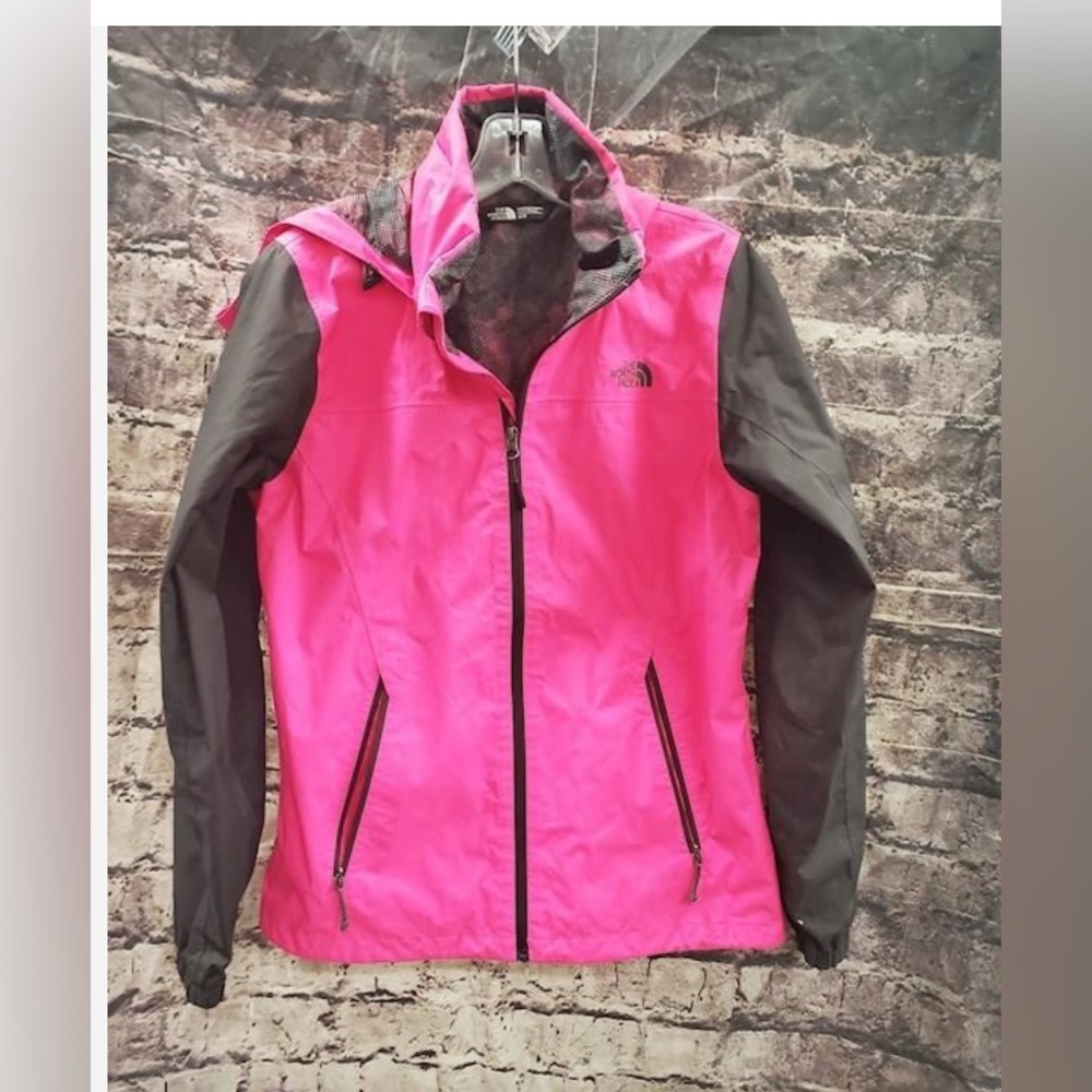 Women’s Northface windbreaker